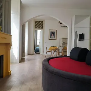 On Fish Market Apartment